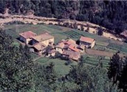 Il paese fantasma di Ischiazza Il paese fantasma di Ischiazza