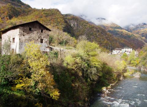 Il Castello di Segonzano e il canyon del Prà